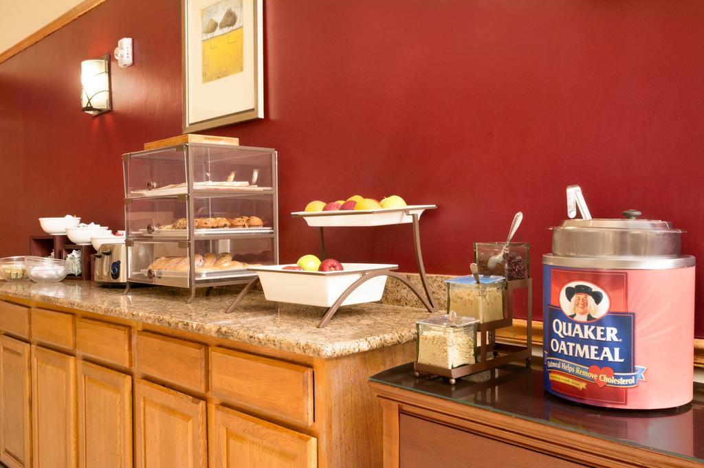 Ramada Huntsville Extérieur photo